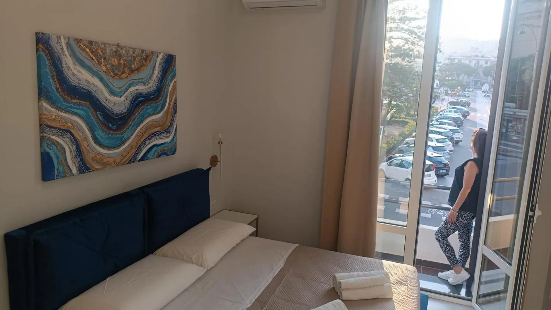 Incentro Elegant Rooms Messina 0*,